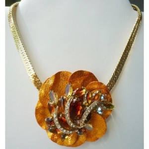 Monica Macha Papricka Necklace at Green With Glamour