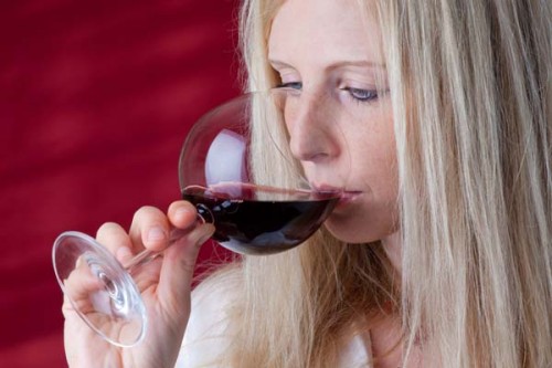 drinking red wine can dull your teeth over time