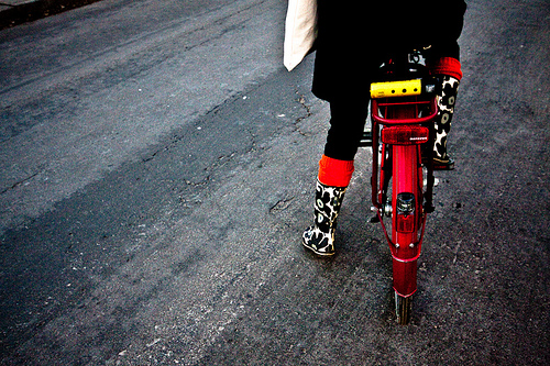 Cycle chic in galoshes