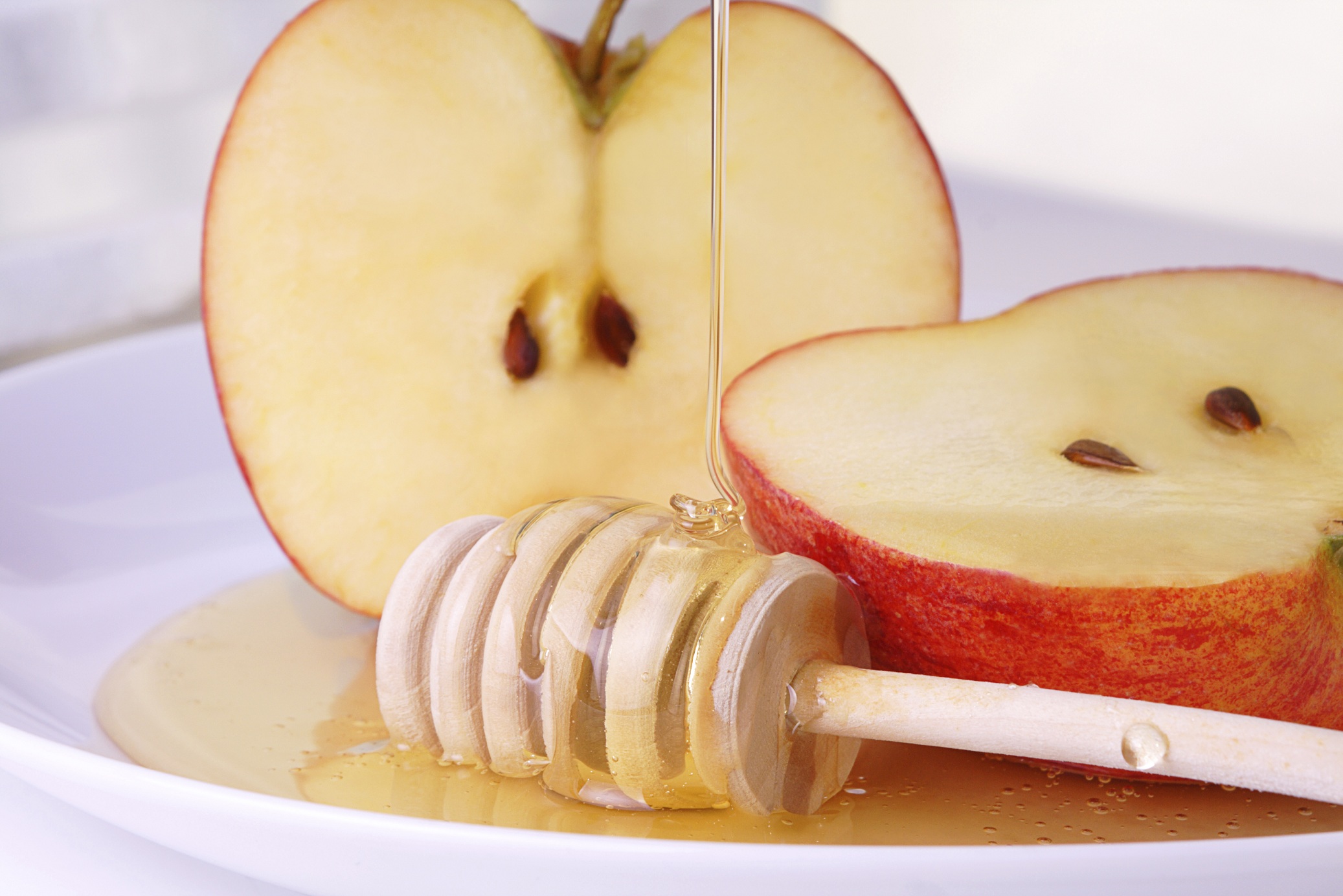 Celebrate Fall with Delicious Apple and Honey Skin Care Recipes